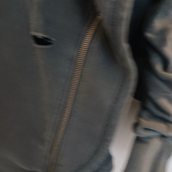 PEBBY FOREVEE Distressed Sweatshirt w/ Zippers on front/ rushed sleeves SZ L/XL - Picture 4 of 4